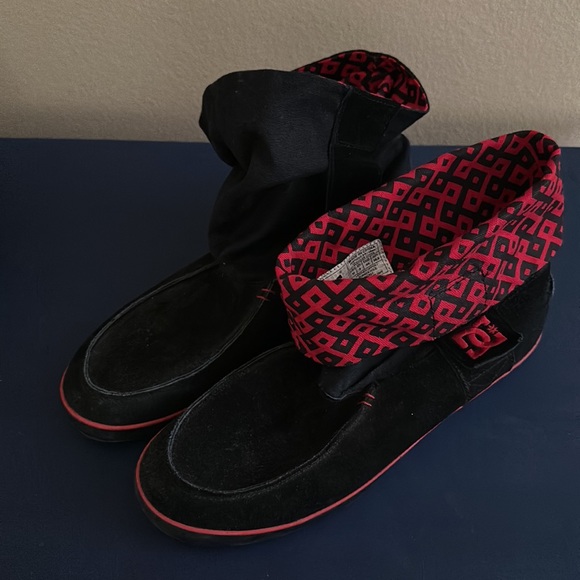 DC women’s booties - Picture 2 of 3